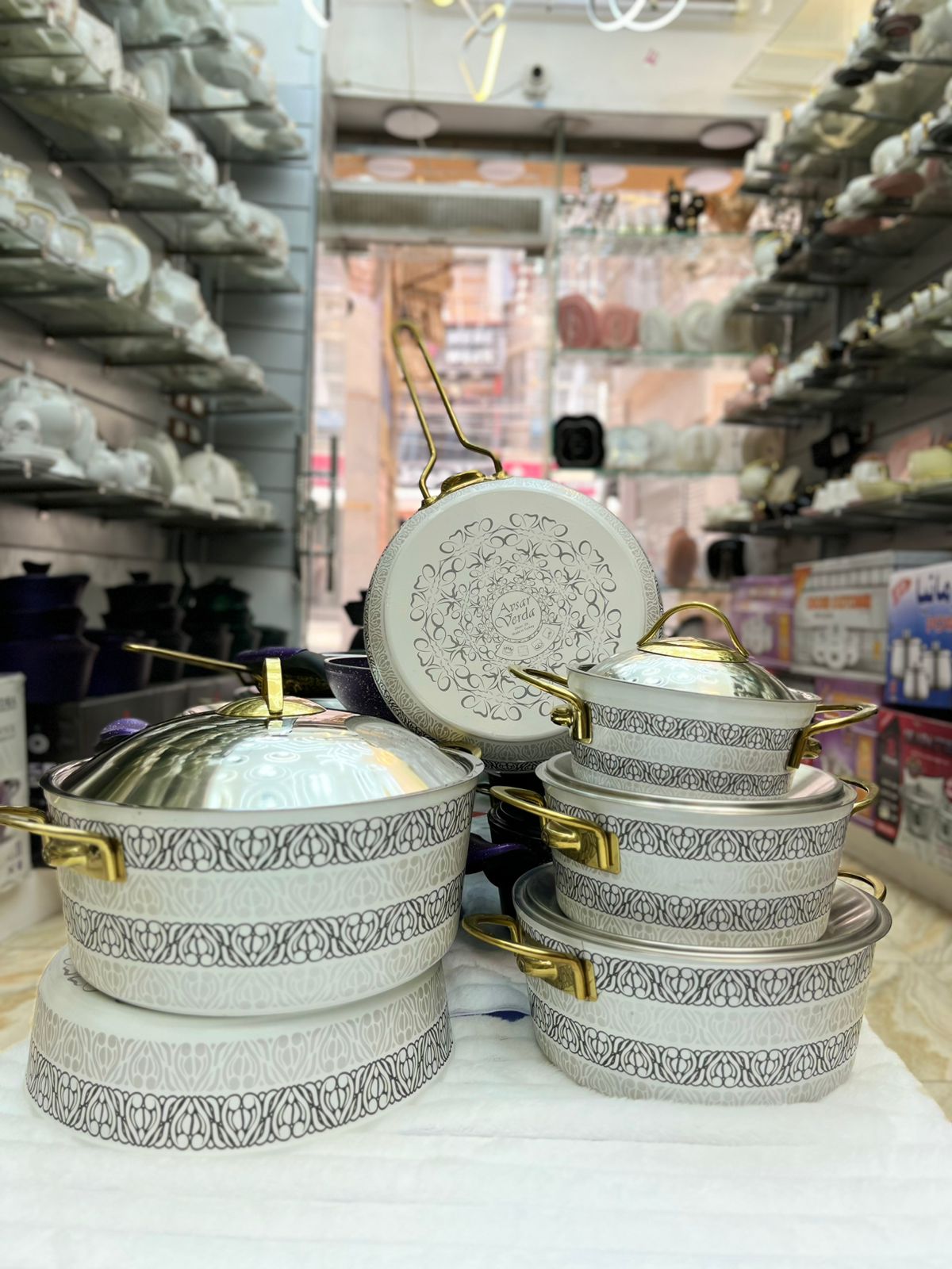 طقم حلل جرانيت الرملاوى منقوش ( 10 قطع )